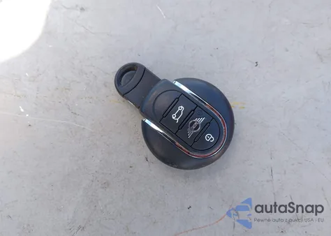 2022 Mini Clubman Cooper S z USA, uszkodzony, nr VIN WMWLV7C09N2R86656